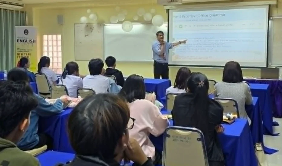 ศูนย์ภาษา มรภ.ร้อยเอ็ด เปิดอบรมฟรี! พัฒนาศักยภาพภาษาอังกฤษ เตรียมพร้อมสอบมาตรฐานสากล